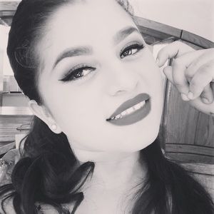 Meet your Posher, Fresia